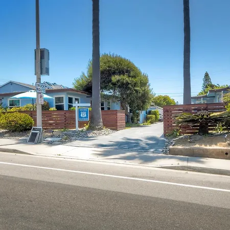 Holiday home Walk 2 Beach, Ev Charger, Outdoor Dining, 2 Units *