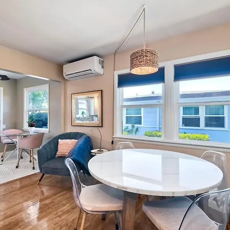 Walk 2 Beach, Ev Charger, Outdoor Dining, 2 Units Holiday home *