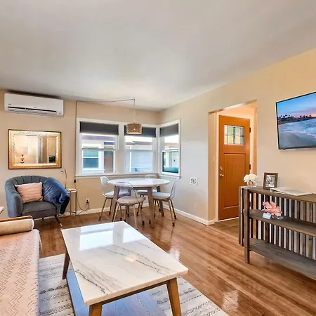 Holiday home Walk 2 Beach, Ev Charger, Outdoor Dining, 2 Units Carlsbad