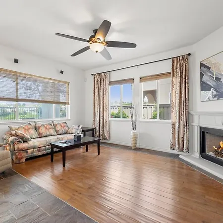 Spacious Luxury In Gated Community With Pool & Scenic Views Holiday home *