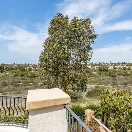 Spacious Luxury In Gated Community With Pool & Scenic Views Holiday home Carlsbad