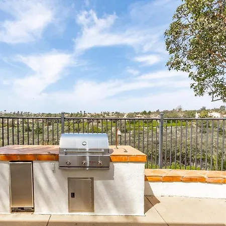Spacious Luxury In Gated Community With Pool & Scenic Views Holiday home *