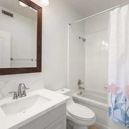 Spacious Luxury In Gated Community With Pool & Scenic Views * Carlsbad