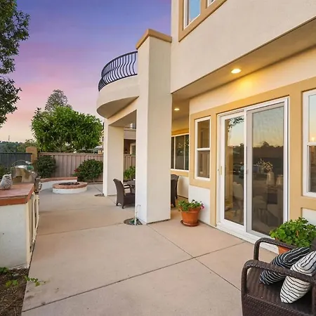 Holiday home Spacious Luxury In Gated Community With Pool & Scenic Views *