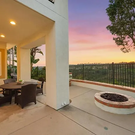 Holiday home Spacious Luxury In Gated Community With Pool & Scenic Views Carlsbad