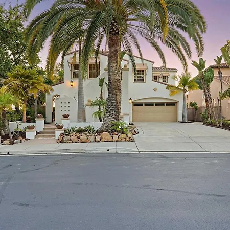 Holiday home Spacious Luxury In Gated Community With Pool & Scenic Views