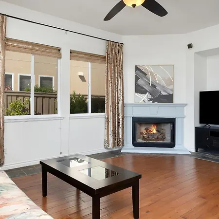 Spacious Luxury In Gated Community With Pool & Scenic Views