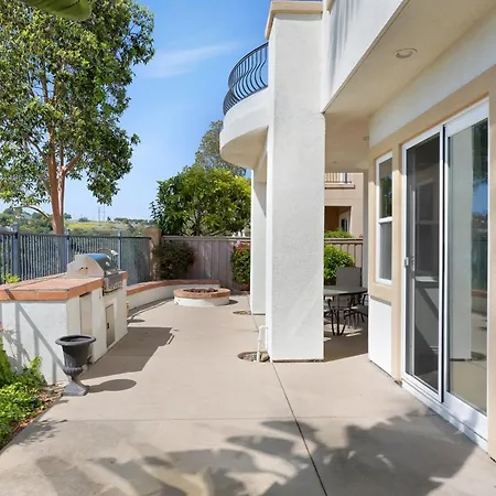 Spacious Luxury In Gated Community With Pool & Scenic Views Holiday home *