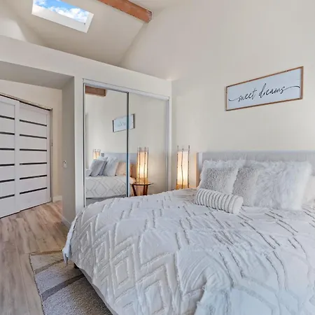 Retreat By The Sea -30-night Minimum Holiday home