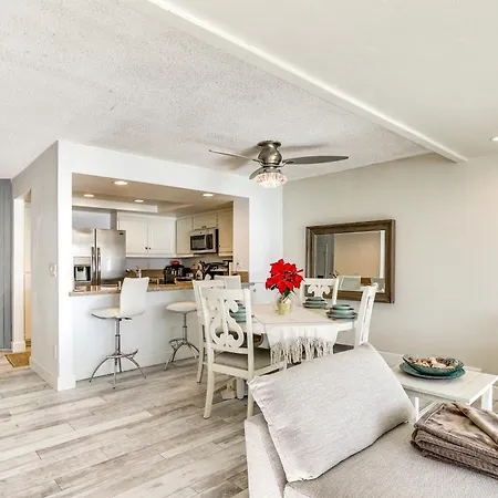 Waterfront W/ Dock Access In Carlsbad!