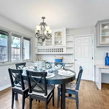 Charm - 3br Stunner *