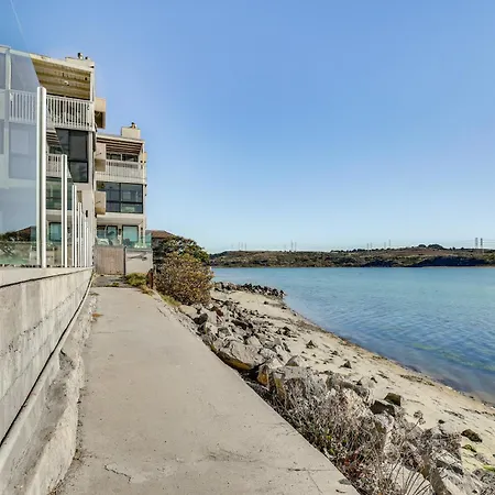 Holiday home Waterfront W/ Dock Access In Carlsbad! *