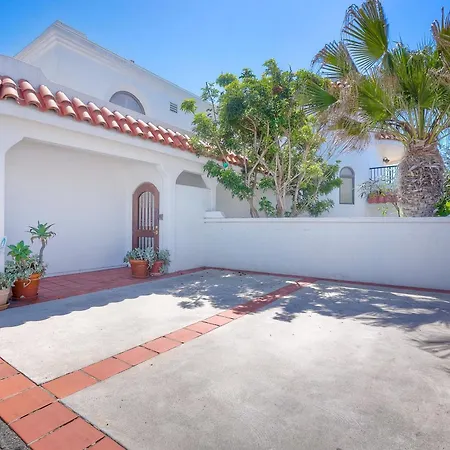 Holiday home Exclusive Beachfront Duplex In Village Ocean Views, Sleeps 9 *