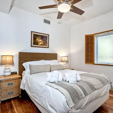 Holiday home Exclusive Beachfront Duplex In Village Ocean Views, Sleeps 9 Carlsbad