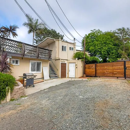 Holiday home Luxury Duplex, Sleeps 9, Dog-friendly, Ac, Fire Pit & Grill *