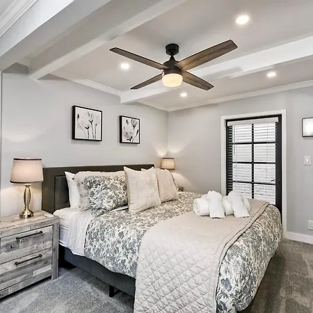 Steps To Beach, 2br Dog Friendly With Fire Pit Apartment