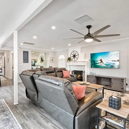 Steps To Beach, 2br Dog Friendly With Fire Pit Apartment *