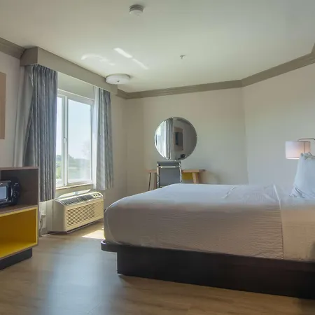 Days By Wyndham Carlsbad