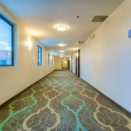 Express & By Ihg 3* Carlsbad