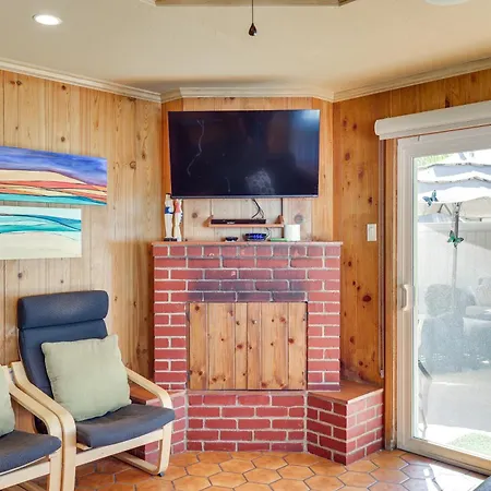 Downtown < 1/2 Mi To Beach! Apartment Carlsbad