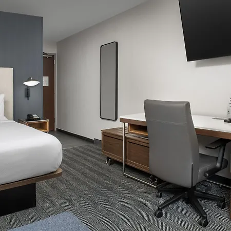 Courtyard By Marriott San Diego