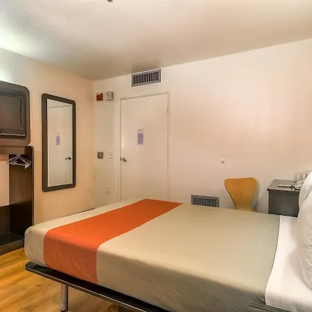 6-carlsbad, Ca Hotel
