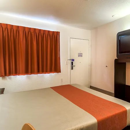 Hotel 6-carlsbad, Ca 3*