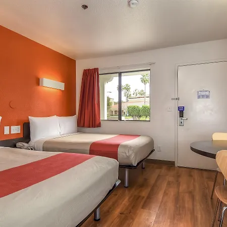 6-carlsbad, Ca 3*