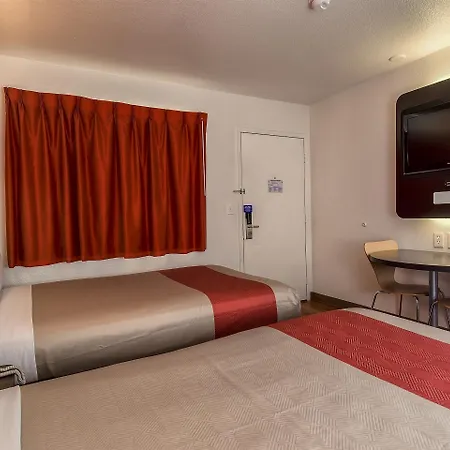 6-carlsbad, Ca 3* Carlsbad