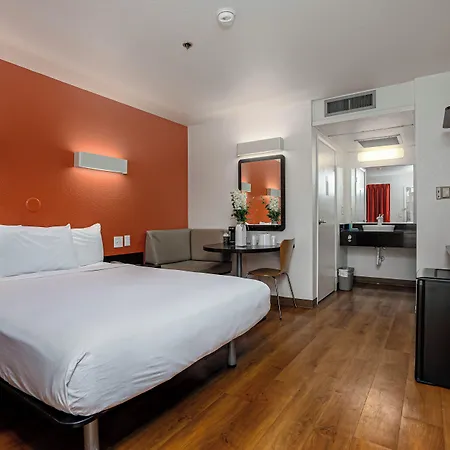 6-carlsbad, Ca 3*