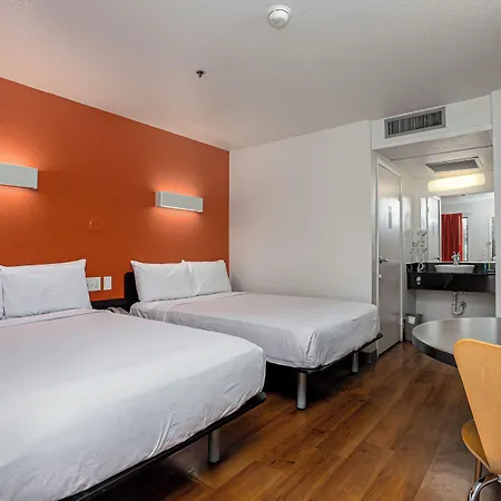 6-carlsbad, Ca 3* Carlsbad