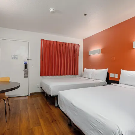 6-carlsbad, Ca 3* Carlsbad