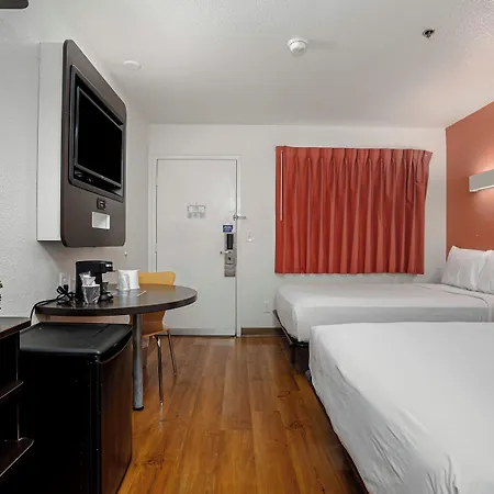 6-carlsbad, Ca 3*