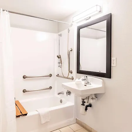 Hotel 6-carlsbad, Ca - East Near Legoland Carlsbad