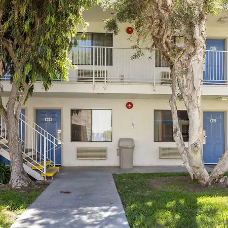 Hotel 6-carlsbad, Ca - Village Carlsbad
