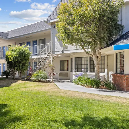 6-carlsbad, Ca - Village Hotel 2*