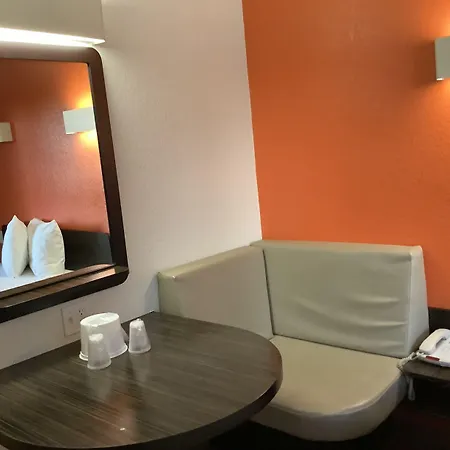 6-carlsbad, Ca - Village Hotel