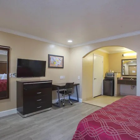 Hotel 6 Carlsbad, Ca- North 3*