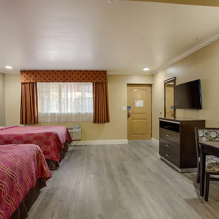 Hotel 6 Carlsbad, Ca- North 3*