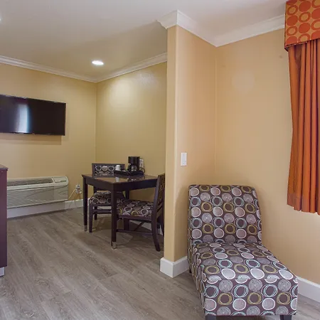 Hotel 6 Carlsbad, Ca- North