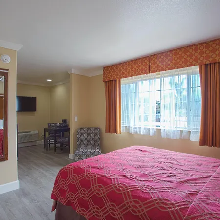 6 Carlsbad, Ca- North Hotel