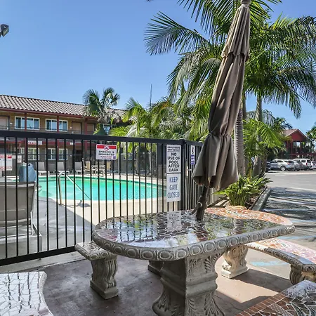 Hotel 6 Carlsbad, Ca- North