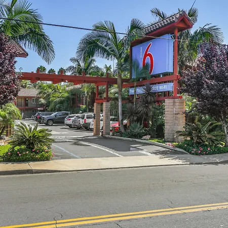 6 Carlsbad, Ca- North 3* Carlsbad