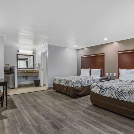 6 Carlsbad, Ca- North Hotel 3*