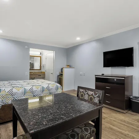 Hotel 6 Carlsbad, Ca- North 3*