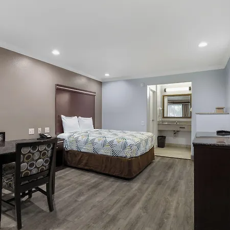 6 Carlsbad, Ca- North 3*