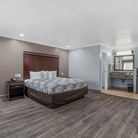 6 Carlsbad, Ca- North 3*