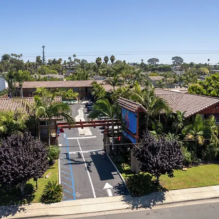Hotel 6 Carlsbad, Ca- North 3*