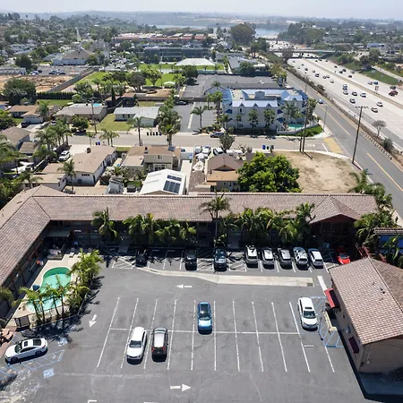 6 Carlsbad, Ca- North 3* Carlsbad