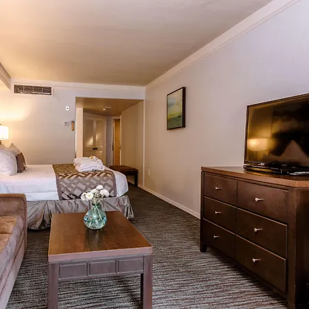 Tamarack Hotel 3*